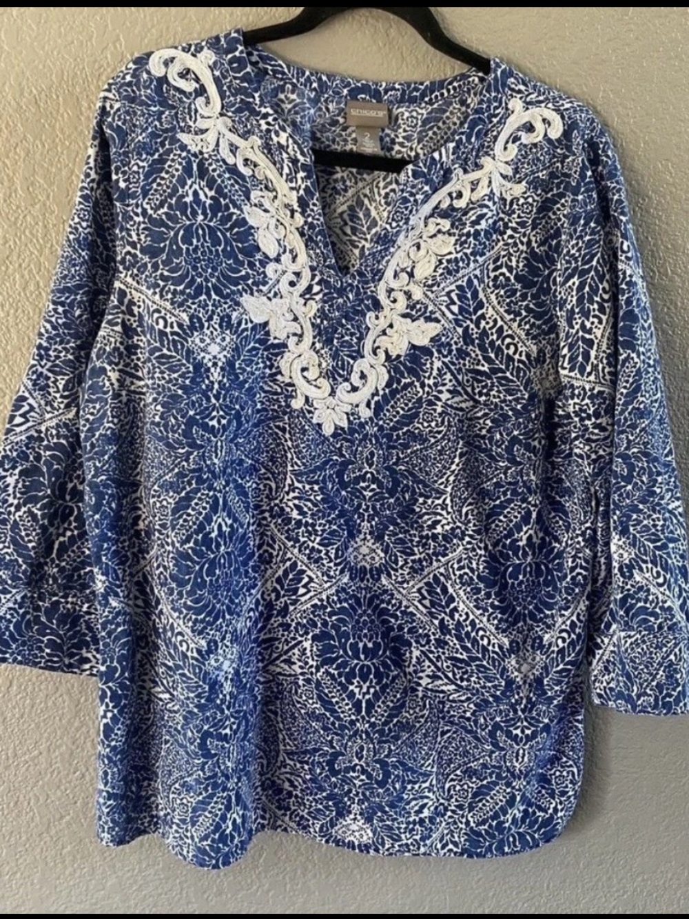 Chico's Blue White Embroidered 3/4 sleeve tunic size 2/ L Cotton Blend